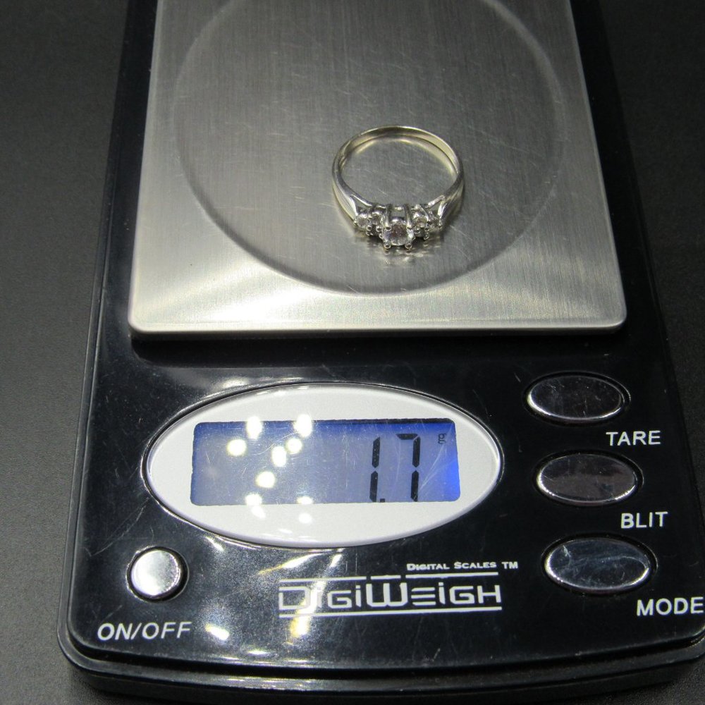 Size 6 10K Gold Cluster Style Cubic Zirconia Ring - Picture 8 of 8